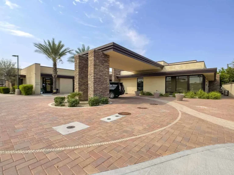 Virtue Recovery Center Sun City West Arizona Driveway With Car_1