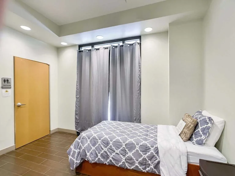 Virtue Recovery Center Sun City West Detox Bedroom_1