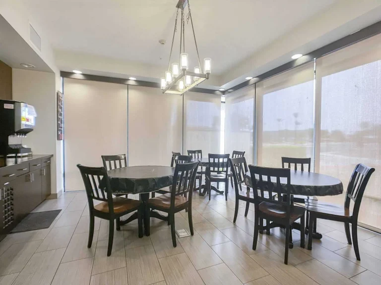 Virtue Recovery Center Sun City West Detox Dining Area_1
